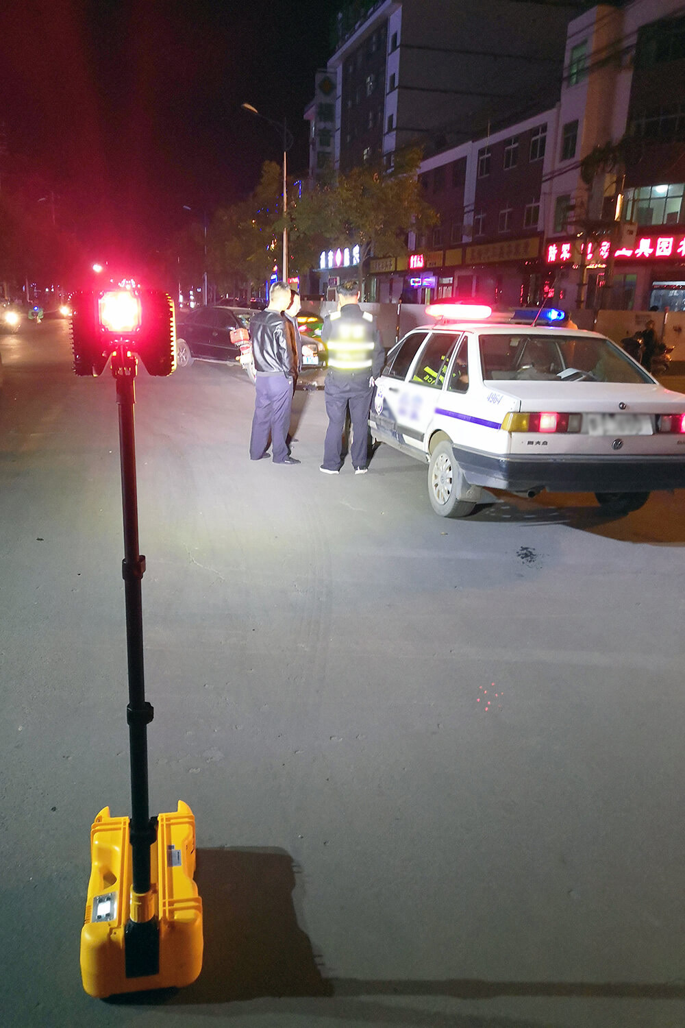 交通事幫現場勘察照明燈現場